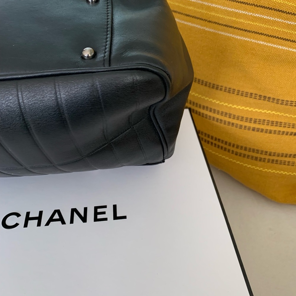Chanel bag Authentic - Picture 11 of 13